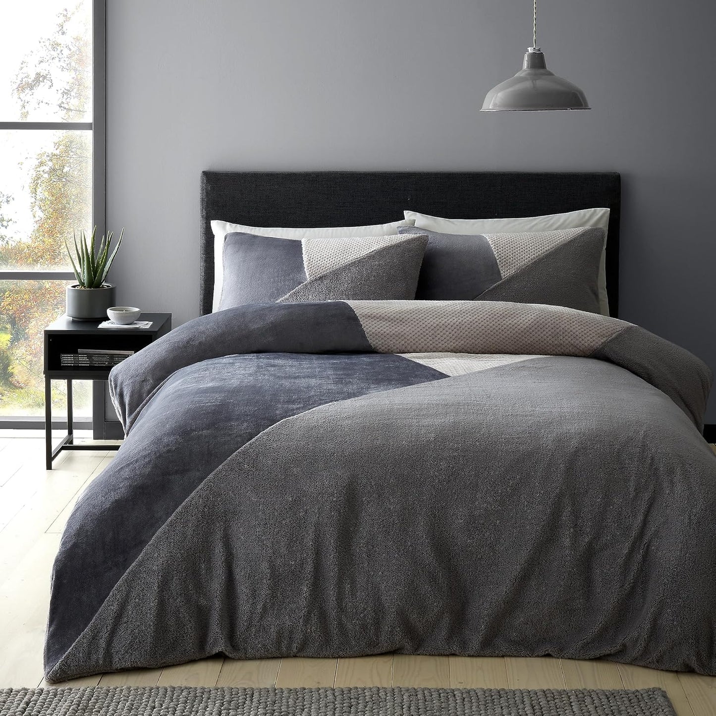 Catherine Lansfield Cosy Larsson Geo Fleece Duvet Set - Grey