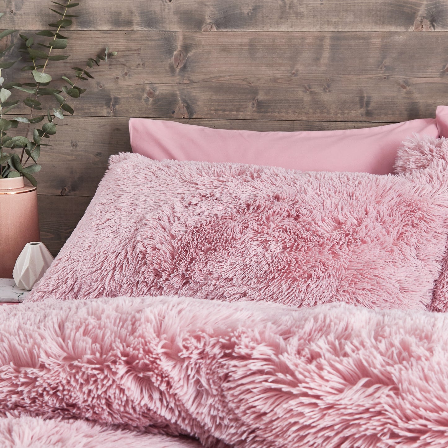 Catherine Lansfield Cuddly Deep Pile Faux Fur - Pink