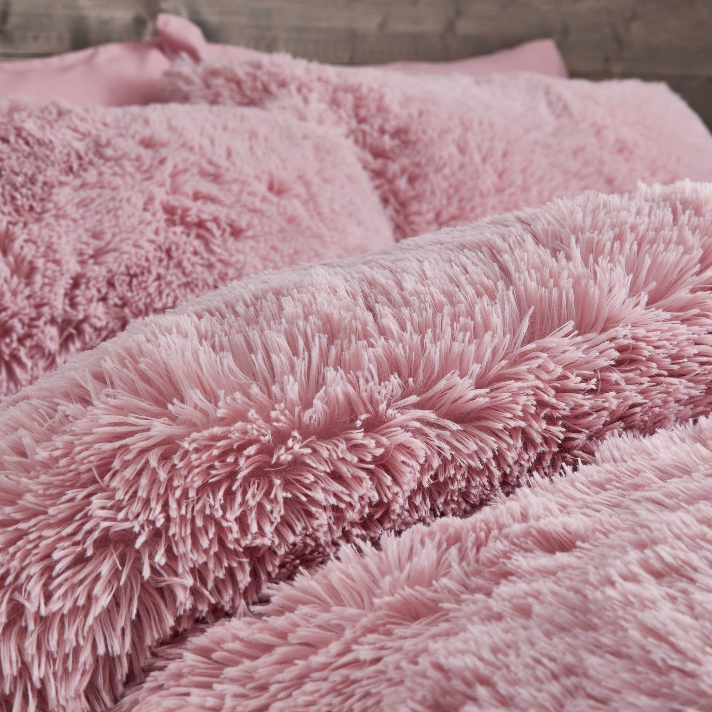 Catherine Lansfield Cuddly Deep Pile Faux Fur - Pink