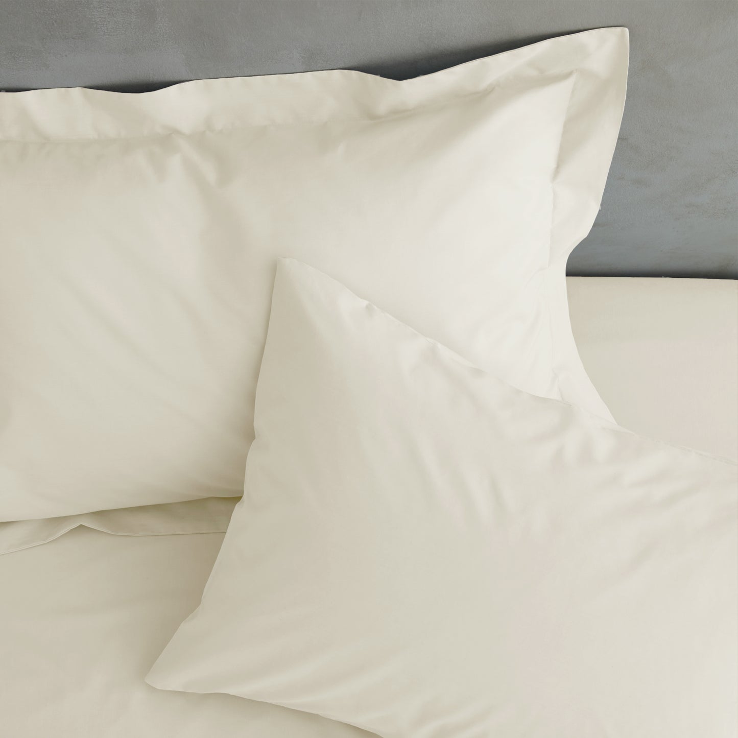 Catherine Lansfield Easy Iron Percale Pillow Case Pair - Cream